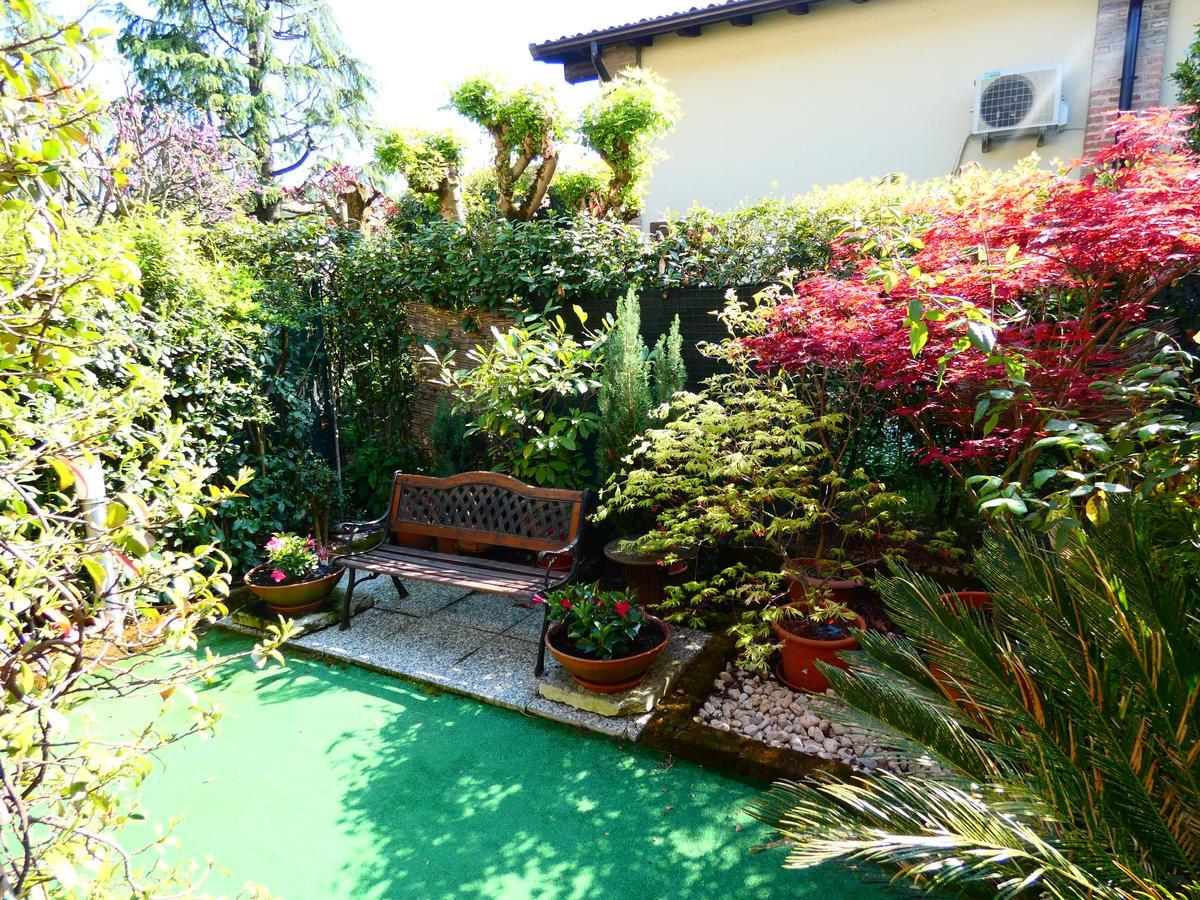 Garden Sweet House Desenzano Lägenhet Desenzano del Garda Exteriör bild
